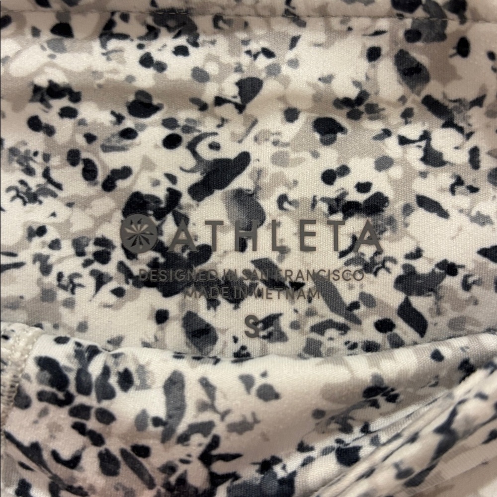Athleta Leggings- ‘Salutation Stash’ - Picture 5 of 5